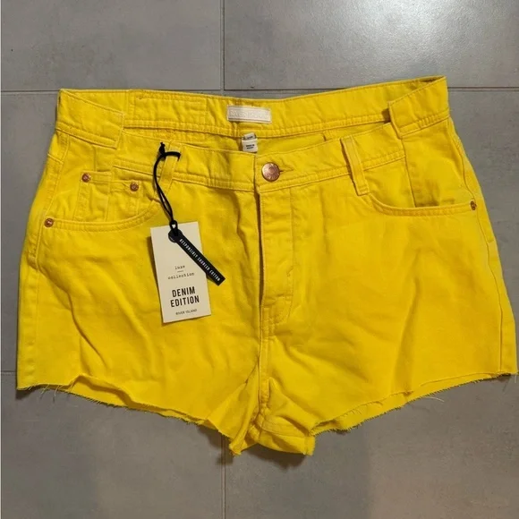 River Island Yellow Denim Jean Shorts Casual Cutoff Style NWT - Picture 5 of 8